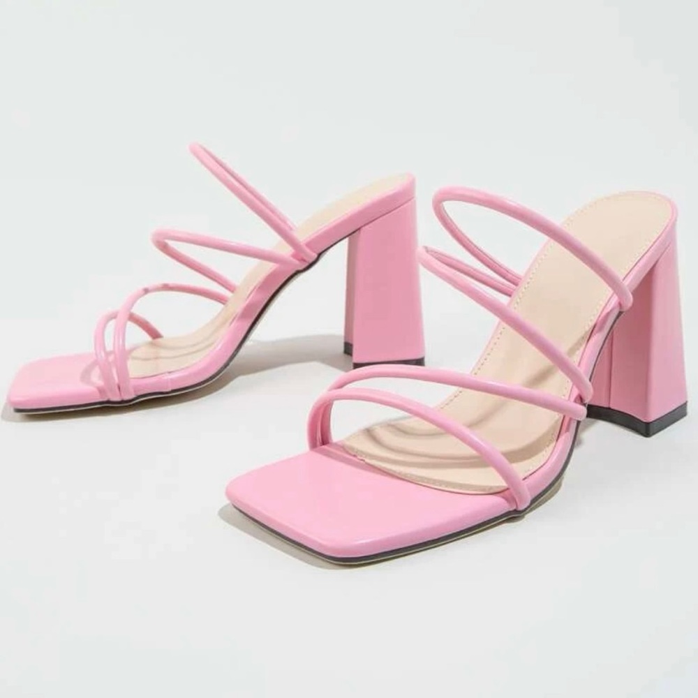 Pink heels - Picture 3 of 5